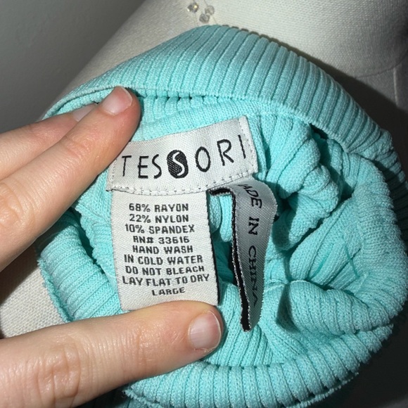 Vintage Y2k  Sleeveless Turtleneck Top - Picture 3 of 3